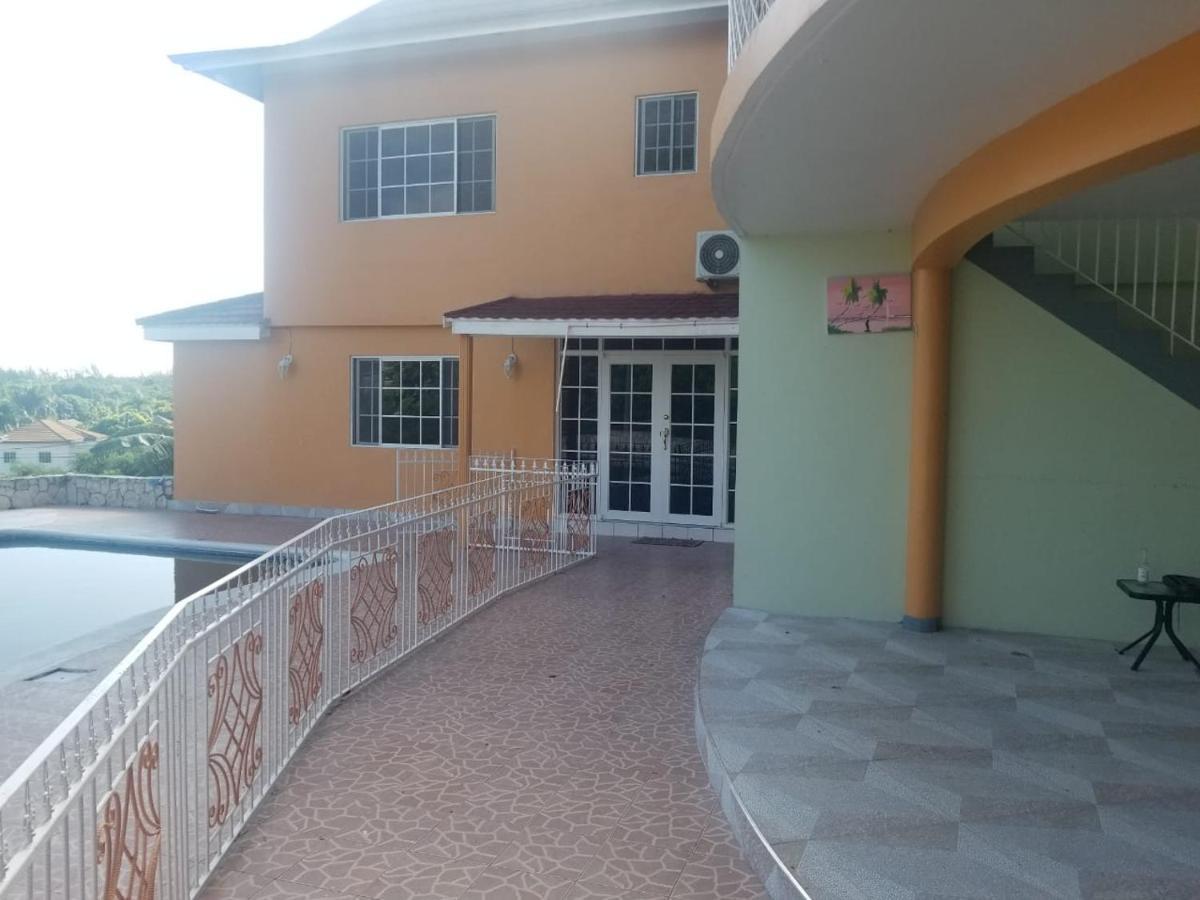 Chaudhry Holiday House Бухта Монтего Экстерьер фото
