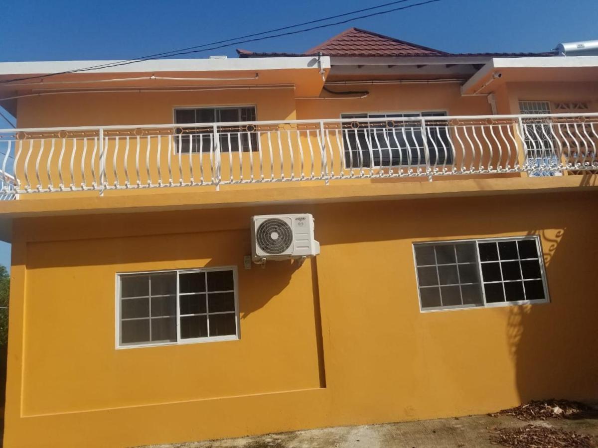 Chaudhry Holiday House Бухта Монтего Экстерьер фото