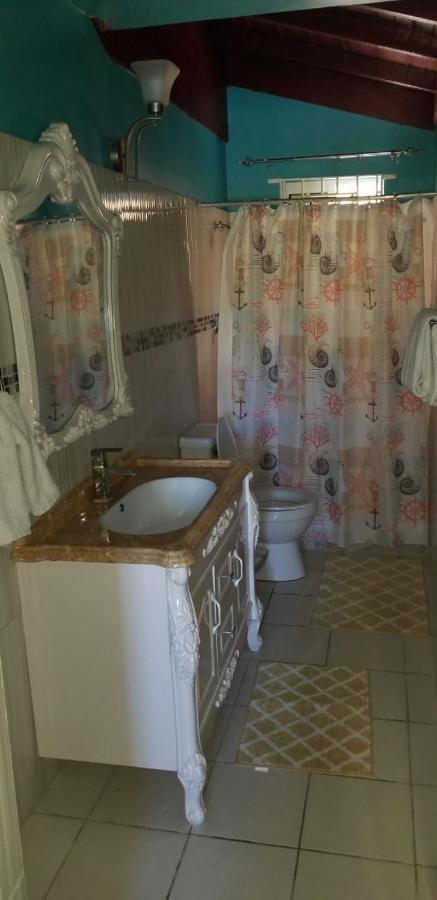 Chaudhry Holiday House Бухта Монтего Экстерьер фото