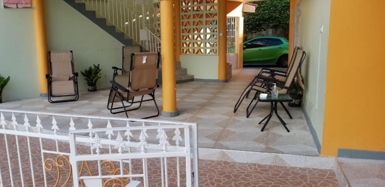 Chaudhry Holiday House Бухта Монтего Экстерьер фото