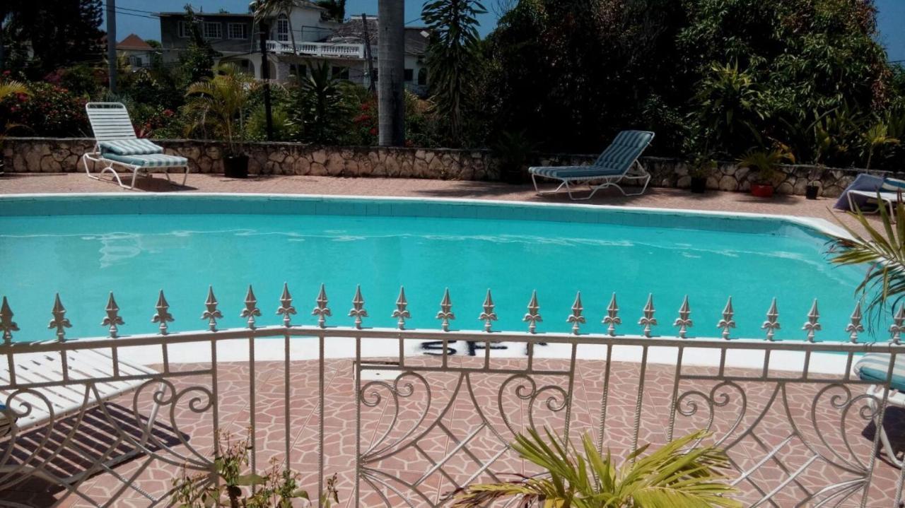 Chaudhry Holiday House Бухта Монтего Экстерьер фото