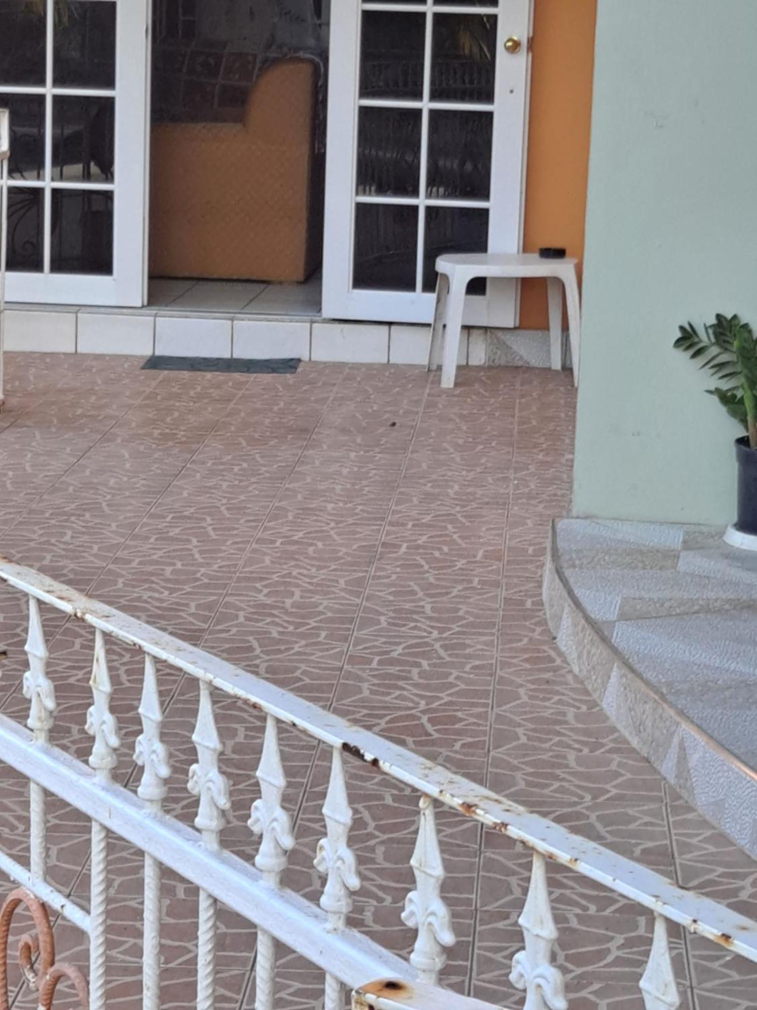 Chaudhry Holiday House Бухта Монтего Экстерьер фото