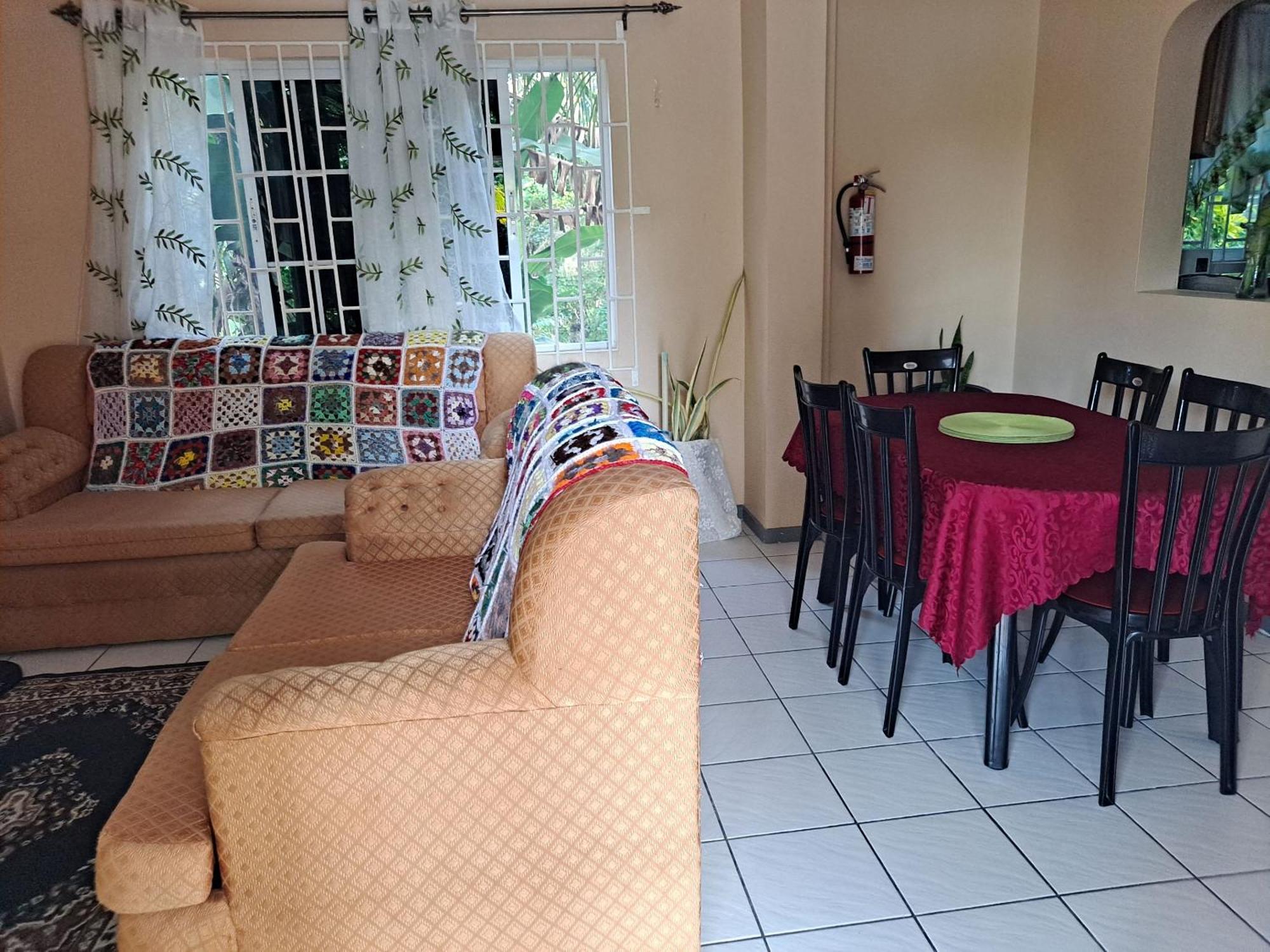 Chaudhry Holiday House Бухта Монтего Экстерьер фото